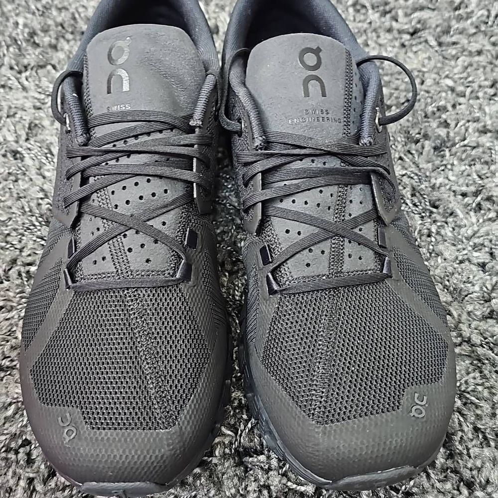 On running Cloud all black . Men's
Size 9.5
New
Box as is( original box , no - Picture 3 of 9
